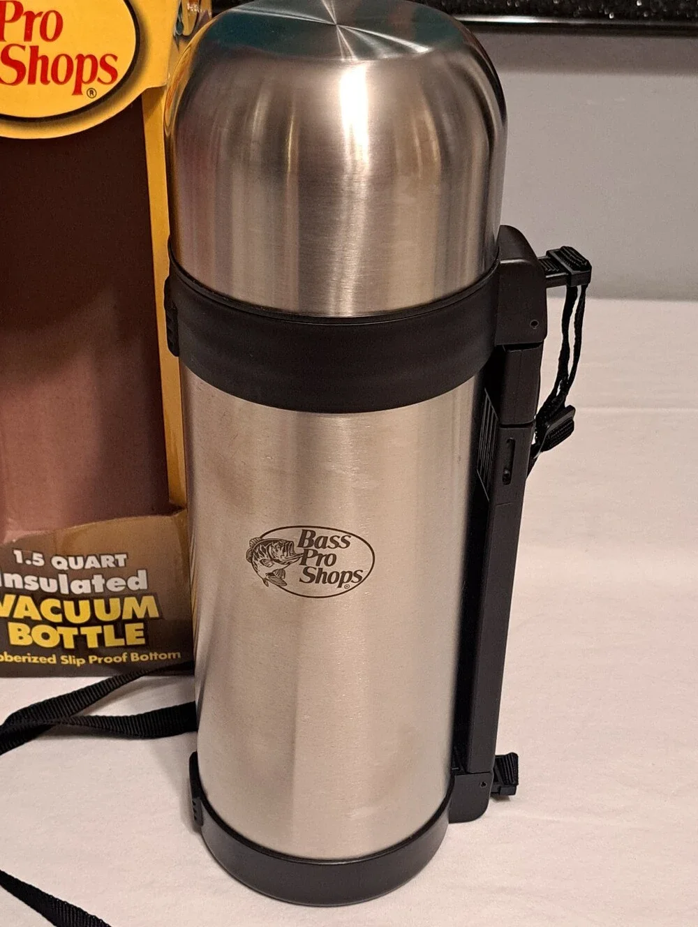 Bass Pro Shops Vaccum Bottle
